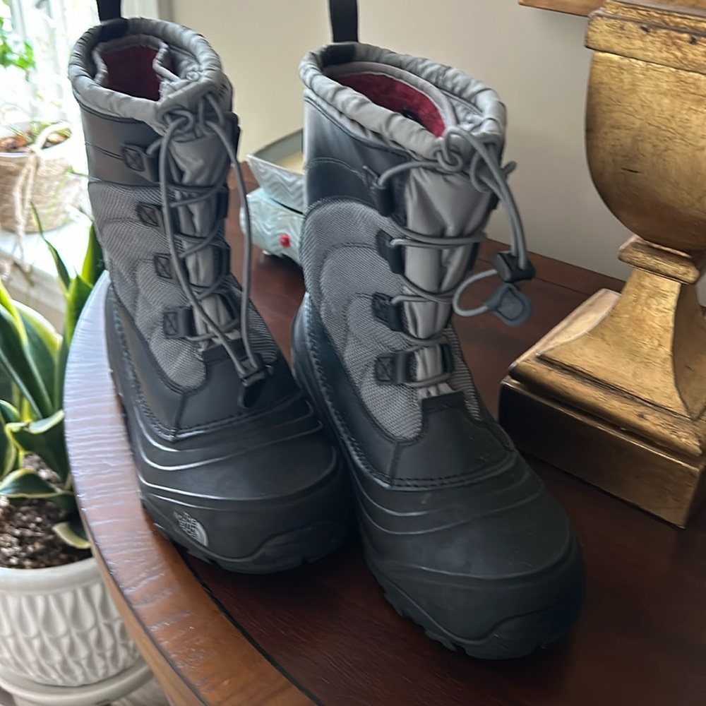 North Face snow boot - excellent condotion
